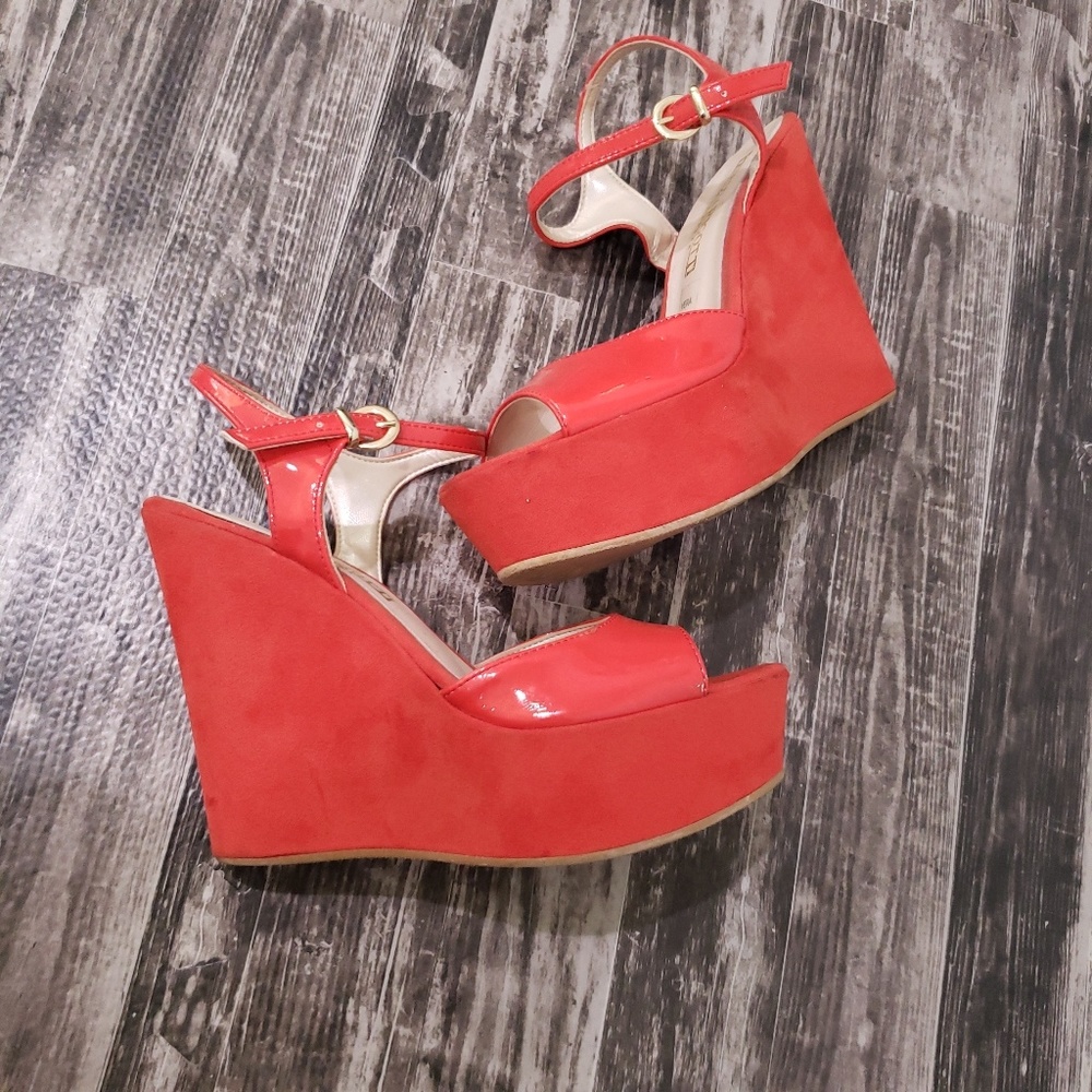⭐Patrizia Rigotti Orange Suede/Patent Wedge